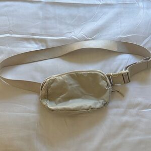 Lululemon cream Fanny pack